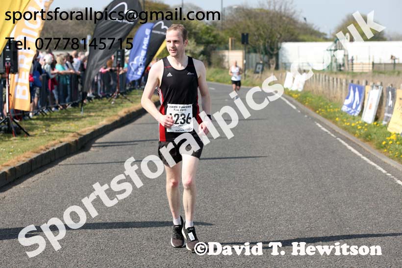 North Tyneside 10k Road Race, Whitley Bay. Photo:  David T. Hewitson/Sports for All Pics